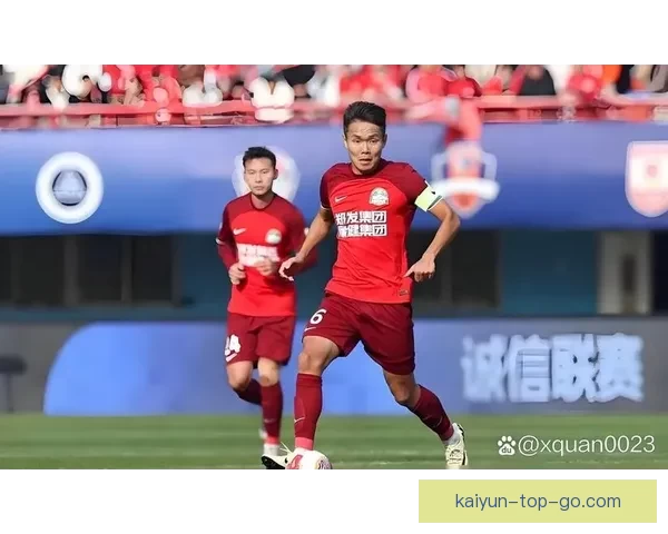 王上源半场激烈喊话质问球员去年的胜利是否轻松取得并督促全员为球队核心全力拼搏